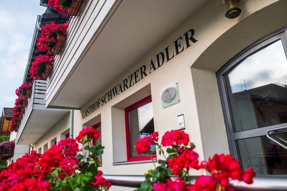 Familienbetrieb in dritter Generation: der Schwarze Adler in Lichtenberg in der Gemeinde Prad am Stilfser Joch (Foto: LPA/Gasthof Schwarzer Adler)