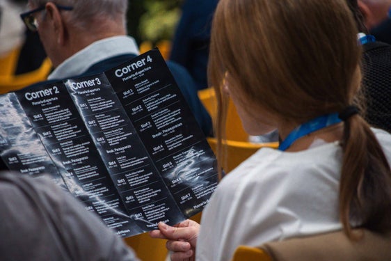 Die Tagung NextFSE - Fire Safety Engineering bot am 17. Oktober von 10 bis 17 Uhr die Möglichkeit, Wissen zu vertiefen, Kontakte zu knüpfen und Erfahrungen und Strategien auszutauschen. Die Veranstaltung richtete sich an alle, die im Bereich Brandschutz, Planung, Materialentwicklung und Anlagentechnik tätig sind, ebenso wie an Expertinnen und Experten aus Recht, Versicherungswesen und weiteren Branchen, die sich mit neuen Risikoszenarien befassen. (Foto: LPA/Agorà Activities)