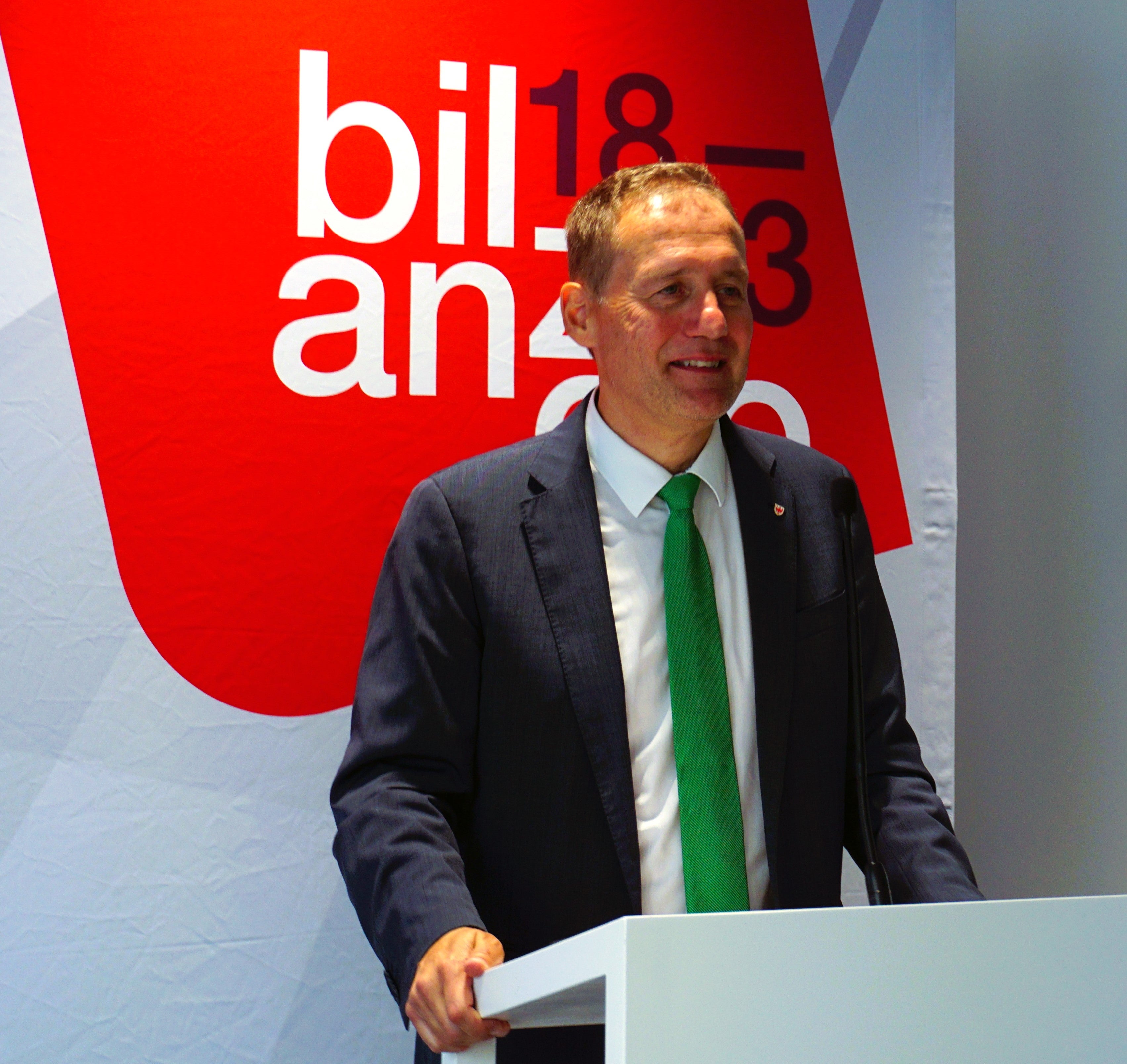 Landesrat Massimo Bessone hat Bilanz gezogen: An den Landesimmobilien wurden ordentliche und außerordentliche Instandhaltungsarbeiten durchgeführt, erweitert wurden Schutzhütten, Schulen, Museen und Schlösser. (Foto: LPA/Igor Cocca)