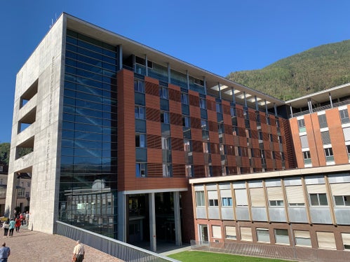 L'incontro di oggi tra l'assessora tirolese e l'assessore provinciale alla Salute si è svolto all'Ospedale di Bressanone (Foto: ASP/Silvia Obwexer)