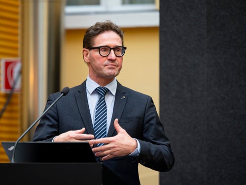 Christian Hoffmann von Eurac Research präsentierte die vier verschiedenen Handlungsfelder. (Foto: LPA/Fabio Brucculeri)