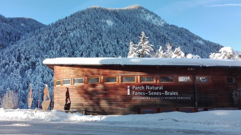 Centro visite del Parco naturale Fanes-Senes-Braies: cinque dei sette Centri visite dei Parchi naturali dell'Alto Adige offrono interessanti mostre temporanee anche nella stagione invernale. (Foto: USP/Matteo Robatscher)