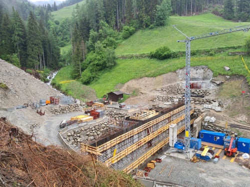 
Il tratto tra la briglia filtrante e la controbriglia è stato rinforzato con massi ciclopici cementati per dissipare l’energia durante l’evento di piena. (Foto: USP/Ufficio Sistemazione bacini montani Est dell’Agenzia per la Protezione civile)