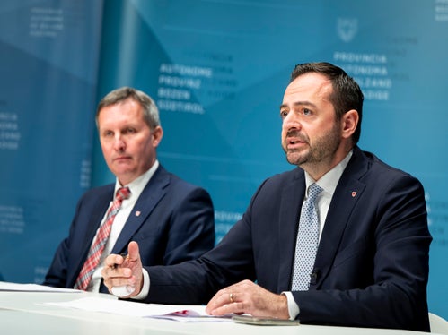 “Il futuro non si aspetta, si costruisce”. Il vicepresidente e assessore provinciale all'Istruzione e&nbsp;Cultura&nbsp;italiana, Commercio e servizi, Artigianato e Industria, Marco Galateo, ha esordito con questa frase introducendo il lavoro svolto e gli obiettivi futuri. (Foto: USP/Fabio Brucculeri)