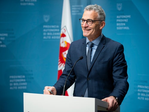 Trotz schwieriger Situation optimistischer Blick in die Zukunft: Forstdienst-Abteilungsdirektor Günther Unterthiner. Wir hoffen, dass der Höhepunkt des Befalls überwunden ist, sagte er bei der Pressekonferenz. (Foto: LPA/Fabio Brucculeri)