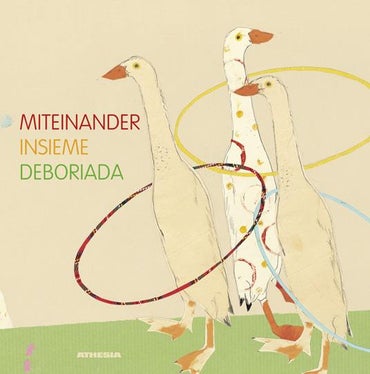 Auch beim dreisprachigen Kinderbuch Miteinander - Insieme - Deboriada, das die drei Bildungsdirektionen gemeinsam herausgebracht haben, hat Linda Wolfsgruber mitgewirkt. (Foto: LPA)