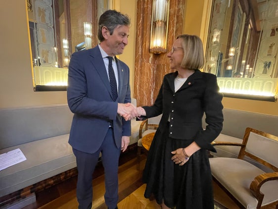 Achille Spinelli (nella foto a sinistra), assessore trentino allo Sviluppo economico e al Lavoro, e l’assessora provinciale al Lavoro Magdalena Amhof hanno concordato una stretta collaborazione in materia di sicurezza sul lavoro. (Foto: USP)