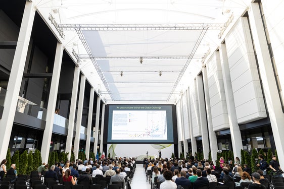 La sala Königsspitze della Fiera di Bolzano gremita per l'inaugurazione dei Sustainability Days (Foto: ASP/Tiberio Sorvillo)
 