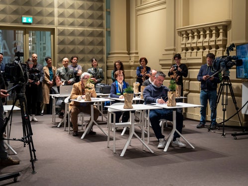Einatmen - Ausatmen - Weiteratmen: Die Kampagne Waldatem - respiro del bosco - fla dl bosch wurde einen Tag vor dem Internationalen Tag des Waldes im Rahmen einer Pressekonferenz vorgestellt. (Foto: LPA/Fabio Brucculeri)