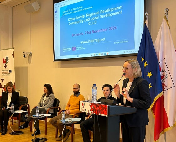Europalandesrätin Magdalena Amhof bei der heutigen Veranstaltung zu gemeinschaftsgesteuerten, lokalen Projekten im Interreg-Programm Italien-Österreich. (Foto: LPA)