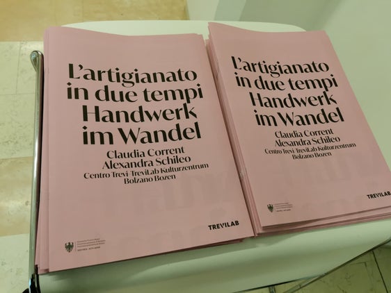 La mostra "L’artigianato in due tempi - Handwerk im Wandel" racconta il lavoro di vari artigiani del nostro territorio ed esplora il legame tra memoria e contemporaneità. Appuntamento al Trevilab dal 6 al 30 ottobre. (Foto: USP)