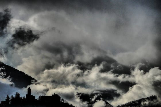 Bild des Monats März 2025: Burg Sprechenstein in der Gemeinde Freienfeld am 23. März 2025. (Foto: Martin Geier)