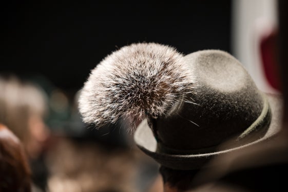 Angehende Jägerinnen und Jäger, aber auch solche mit langjähriger Erfahrung haben die Jägerprüfung dieses Jahres festlich ausklingen lassen. (Foto: LPA/Bernhard Aichner)