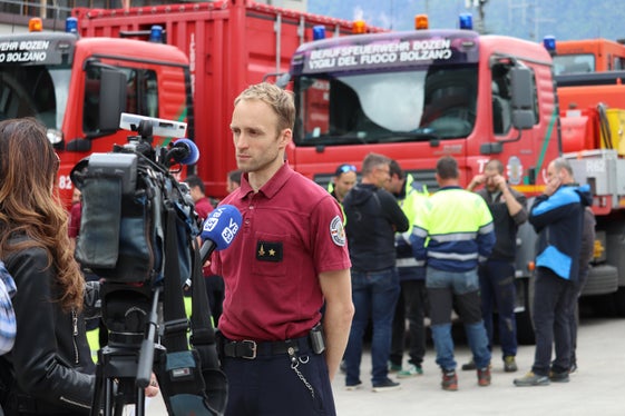 Interview vor der Abfahrt: Einsatzleitender Offizier Andreas Tammerle (Foto: LPA/Maja Clara)