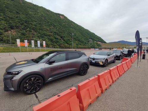 Durante la giornata, 800 visitatori hanno testato vari veicoli elettrici di diversi produttori. (Foto: Sta/Banfi)