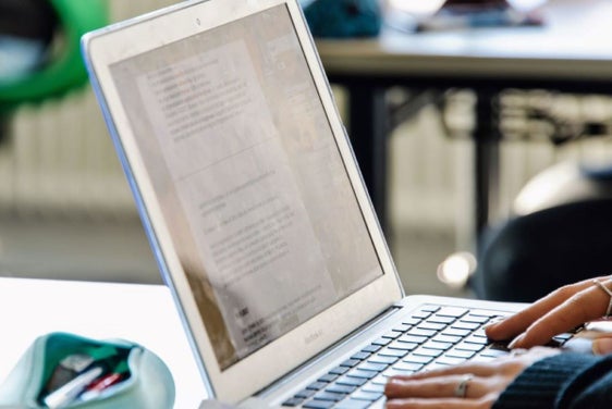 Al "Carducci" di Bolzano l'evento dedicato al Safer Internet Day avrà come focus la verità in rete. (Foto ASP/Peter Daldos)