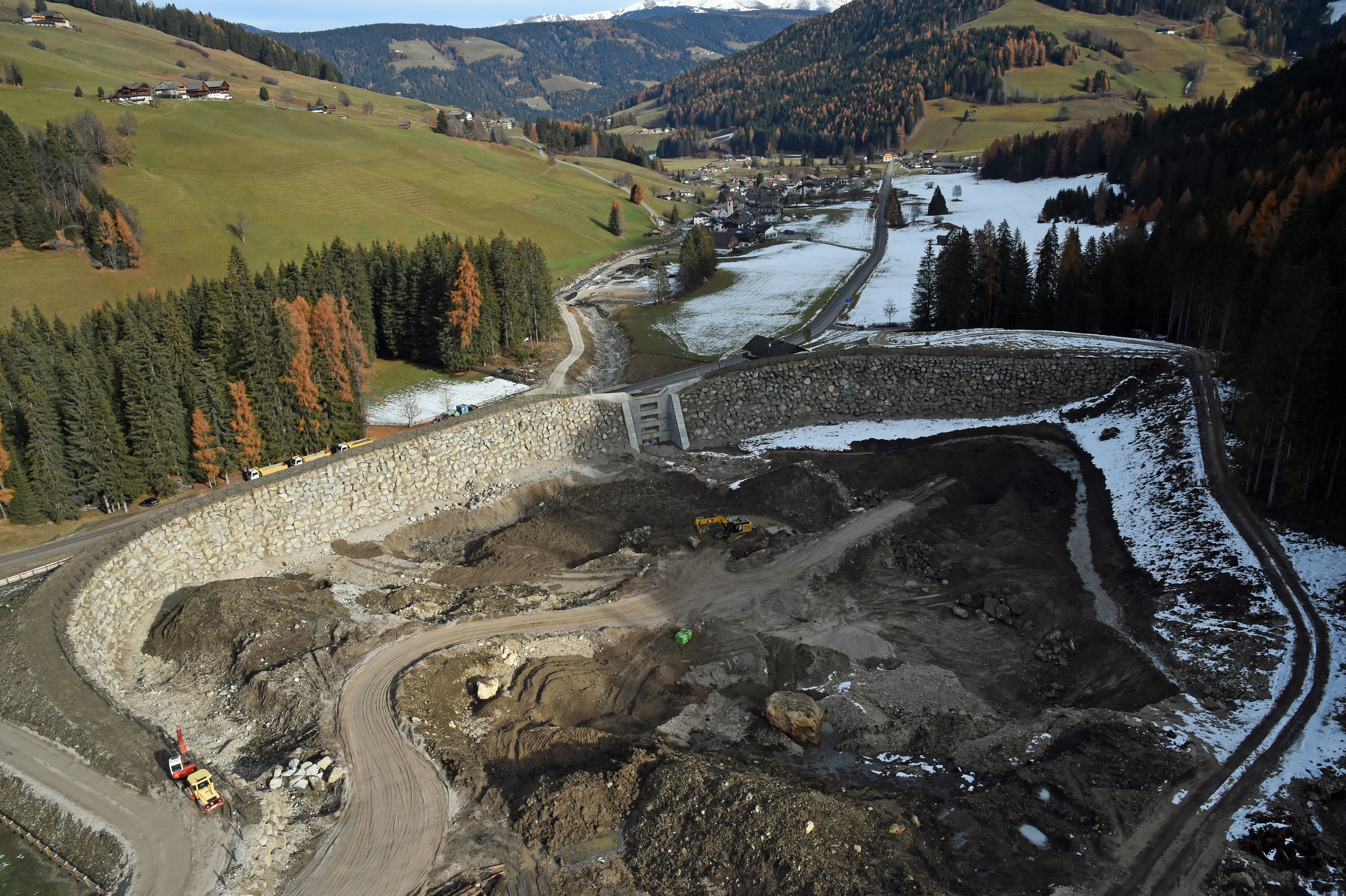 Lavori lungo il rio Schade (Foto: Agenzia protezione civile/Ufficio sistemazione bacini montani Est)