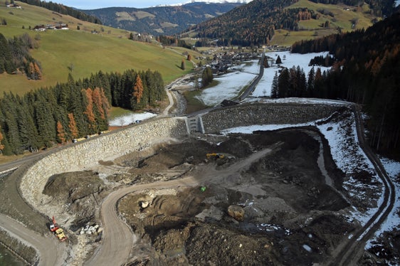 Lavori lungo il rio Schade (Foto: Agenzia protezione civile/Ufficio sistemazione bacini montani Est)