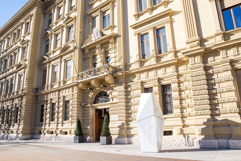 Die Ämter der Landesverwaltung sind an den Nachmittagen des morgigen Unsinnigen Donnerstags und des Faschingsdienstags geschlossen. Gewährleistet sind auch an den Faschingsnachmittagen alle Notdienste. (Foto: LPA)