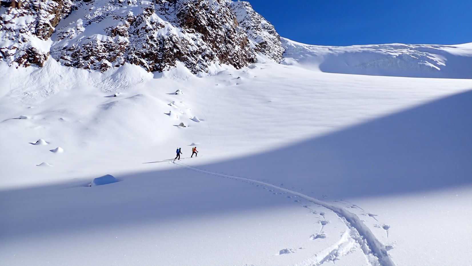 Indagine sul manto nevoso in Val Senales (Foto: Ufficio meteorologia e prevenzione valanghe /Servizio prevenzione valanghe Alto Adige)