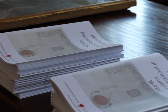 Il Manuale per la protezione dei beni culturali è ora disponibile online. Alcune copie possono essere ritirate presso gli uffici della Provincia (Foto: ASP/Maja Clara)