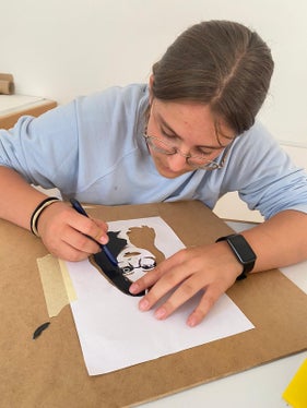 Um vielfältige Ausdrucksformen ging es im Workshop Sprache und Kunst – schreiben, sprechen, gestalten. (Foto: Christine Mutschlechne)r