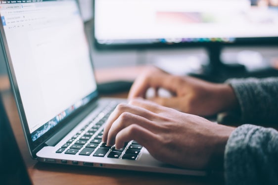 La Giunta ha approvato i nuovi criteri per la concessione di borse di studio per i corsi di formazione post-universitaria (Foto: Unsplash/carstens peters)