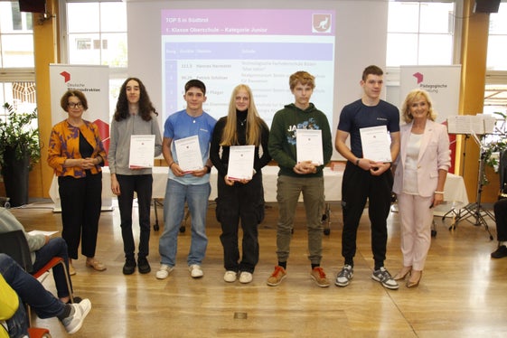 Zu den Bestplatzierten der 1. Klasse Oberschule gehören: Hannes Hermeter, Patrick Schötzer, Esther Plieger, Laurin Eisenstecken Lintner, Alexandros Gleridis. (Foto: LPA/Verena Hilber)