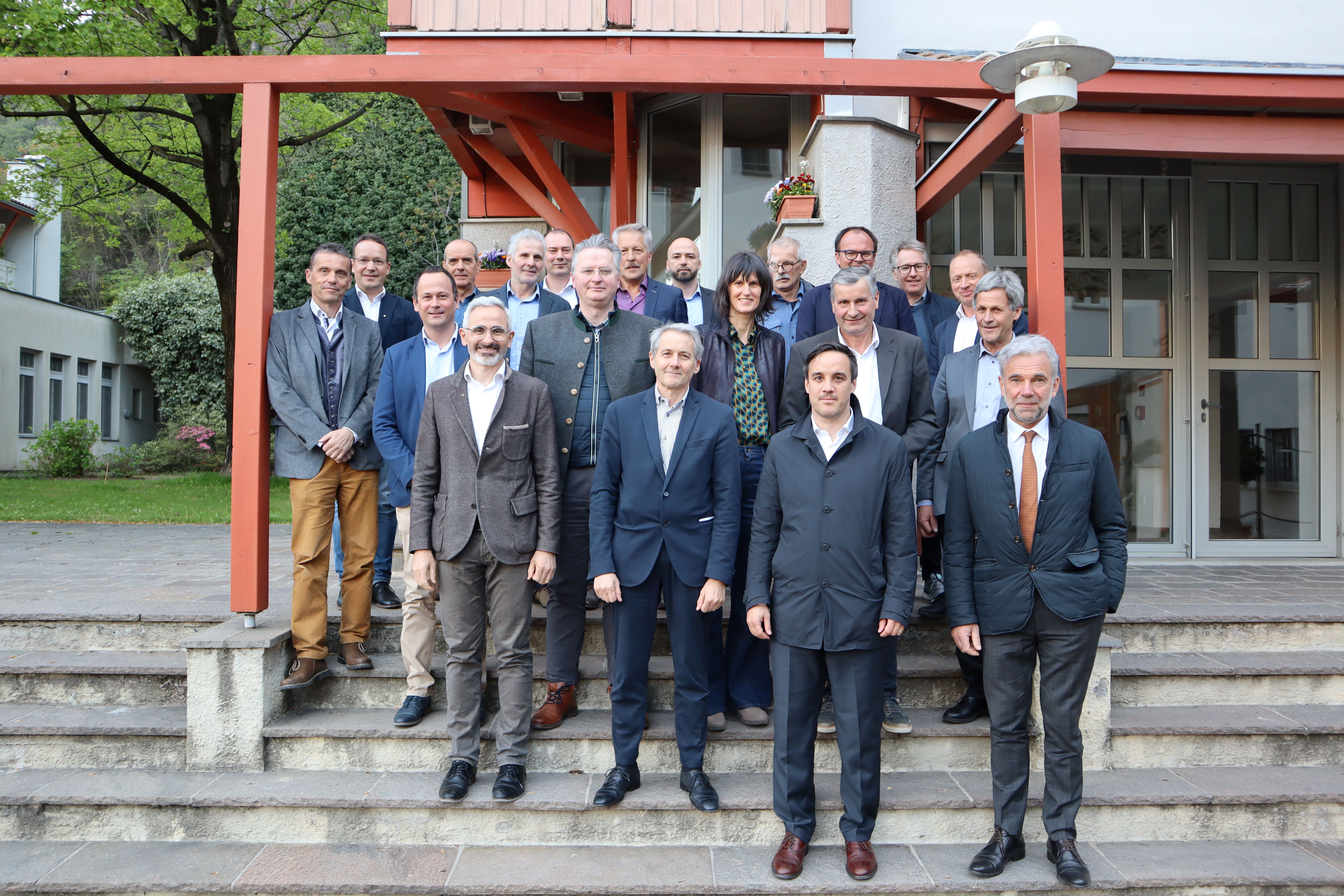 L'assessore provinciale all'agricoltura, Arnold Schuler, ha avuto un incontro proficuo con le latterie dell'Alto Adige e la Federazione Latterie Alto Adige per il futuro di questo settore (Foto: ASP/Noemi Prinoth)