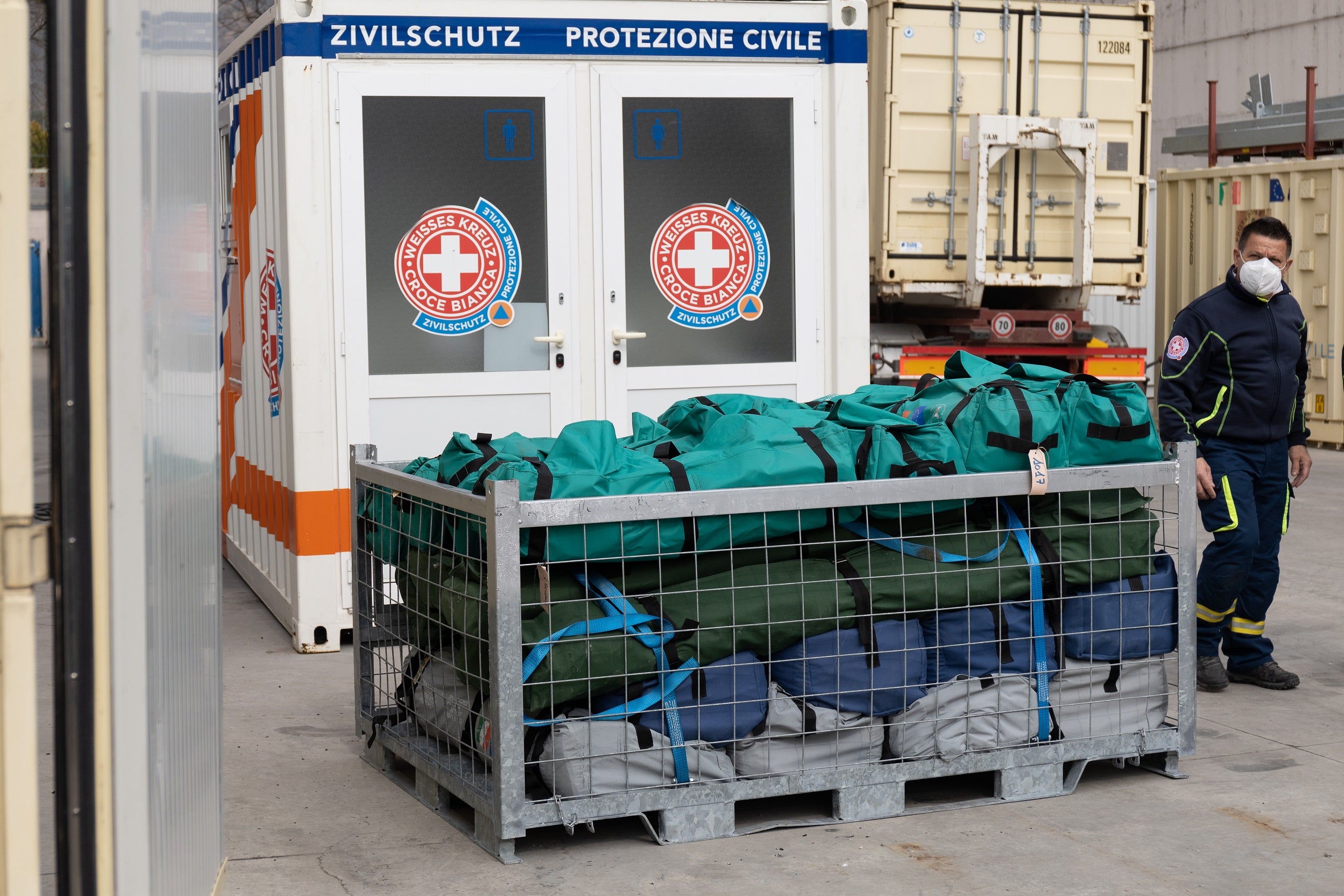 Una tendopoli per i profughi ucraini verrà costruita grazie alla spedizione in partenza la prossima settimana dal Trentino-Alto Adige. (Foto: Protezione civile della Croce Bianca)