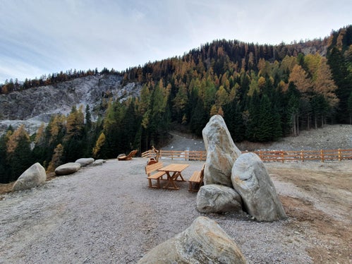 Nel corso dei lavori sul Rio Camper è stata allestita anche un'area di sosta per i visitatori. (Foto: ASP/Ufficio provinciale sistemazione bacini montani Sud)
