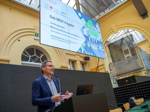 Il presidente Kompatscher: È importante strutturare questo processo per favorire una maggior presenza della produzione locale sui menù altoatesini. (Foto: ASP/Fabio Brucculeri)