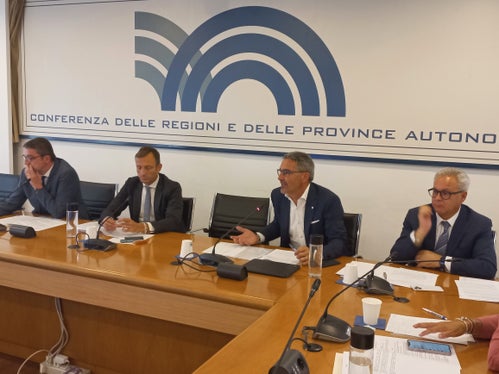Da destra il segretario generale della Provincia autonoma di Bolzano Eros Magnago, il presidente Arno Kompatscher, il presidente della Regione autonoma Friuli-Venezia Giulia Massimiliano Fedriga e il presidente della Provincia autonoma di Trento Maurizio Fugatti. (Foto: ASP/mdg)  
