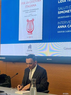 Il direttore del Dipartimento cultura italiana, ambiente e energia Antonio Lampis, il 15 novembre, nella prestigiosa sede dell'associazione Civita in piazza Venezia a Roma (Foto: ASP/Dipartimento cultura italiana, ambiente e energia)