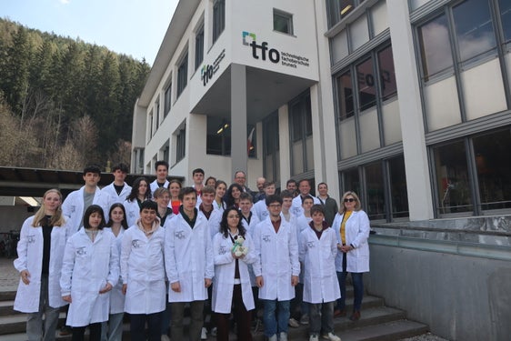 Am Landeswettbewerb der Chemieolympiade 2025, der heuer zum 25. Mal in Südtirol ausgetragen wurde, nahmen 22 Schülerinnen und Schüler aus acht verschiedenen Oberschulen teil. (Foto: LPA/Stefan Pilser)