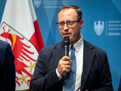 Roger Hopfinger, Regionaldirektor von Trenitalia für Trentino-Südtirol, verwies auf die Herausforderung, qualifiziertes Personal zu finden. Derzeit werden bei einem Personalstand von rund 400 Beschäftigten 71 zusätzliche Mitarbeitende gesucht. (Foto: LPA/Fabio Brucculeri)