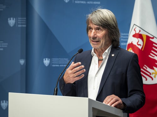 „Gesundheit beginnt im Alltag. Schon kleine Gewohnheiten wie Bewegung, ausreichend Schlaf oder bewusste Pausen können langfristig viel bewirken. Selbstfürsorge bedeutet nicht Perfektion, sondern aufmerksam mit der eigenen Gesundheit umzugehen und sich regelmäßig Zeit für das eigene Wohlbefinden zu nehmen“, betont Gesundheitslandesrat Hubert Messner anlässlich des internationalen Self-Care Days. (Foto:LPA/Fabio Brucculeri)