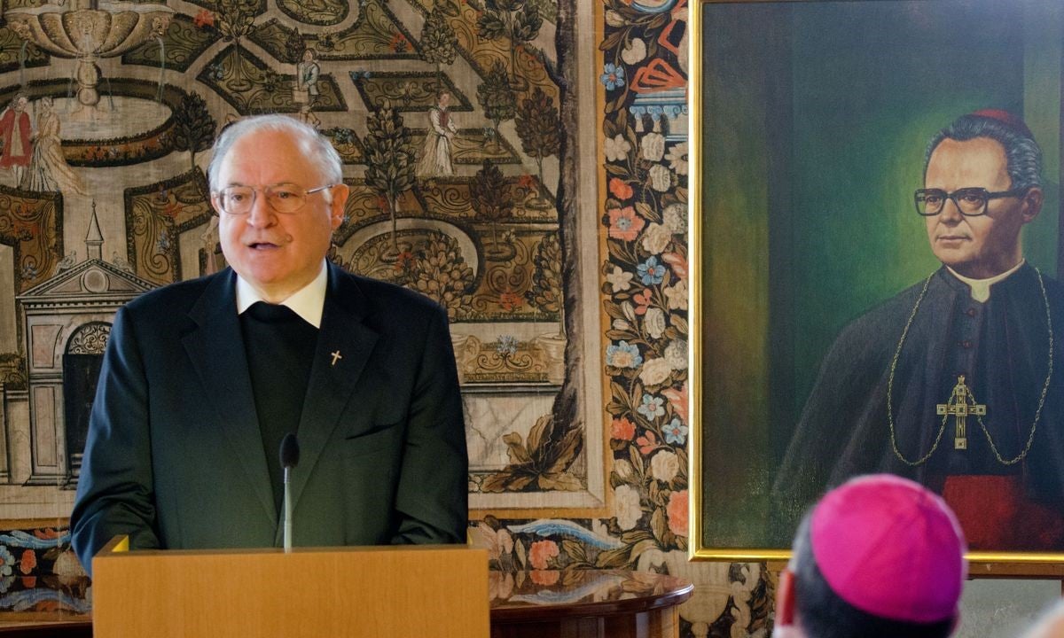 Il presidente della Giunta provinciale rende omaggio all'ex vicario generale Josef Matzneller, ricordandolo come persona di equilibrio (Foto: Diocesi Bolzano Bressanone)