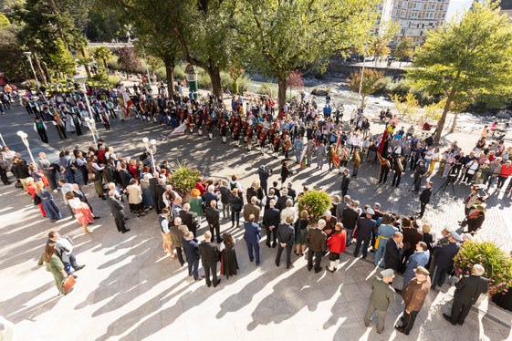 Der Auftakt der Festveranstaltung auf der Passerpromenade vor dem Kurhaus in Meran (Foto: Land Tirol/Die Fotografen)