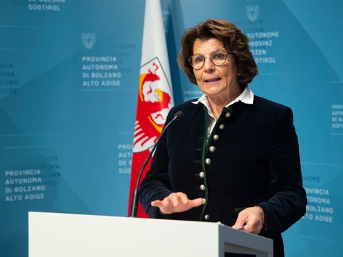 Un totale di 18 milioni di euro è disponibile per la conservazione degli habitat e delle specie Natura 2000, ha spiegato l’assessora provinciale Maria Hochgruber Kuenzer (Foto: ASP/Fabio Brucculeri)