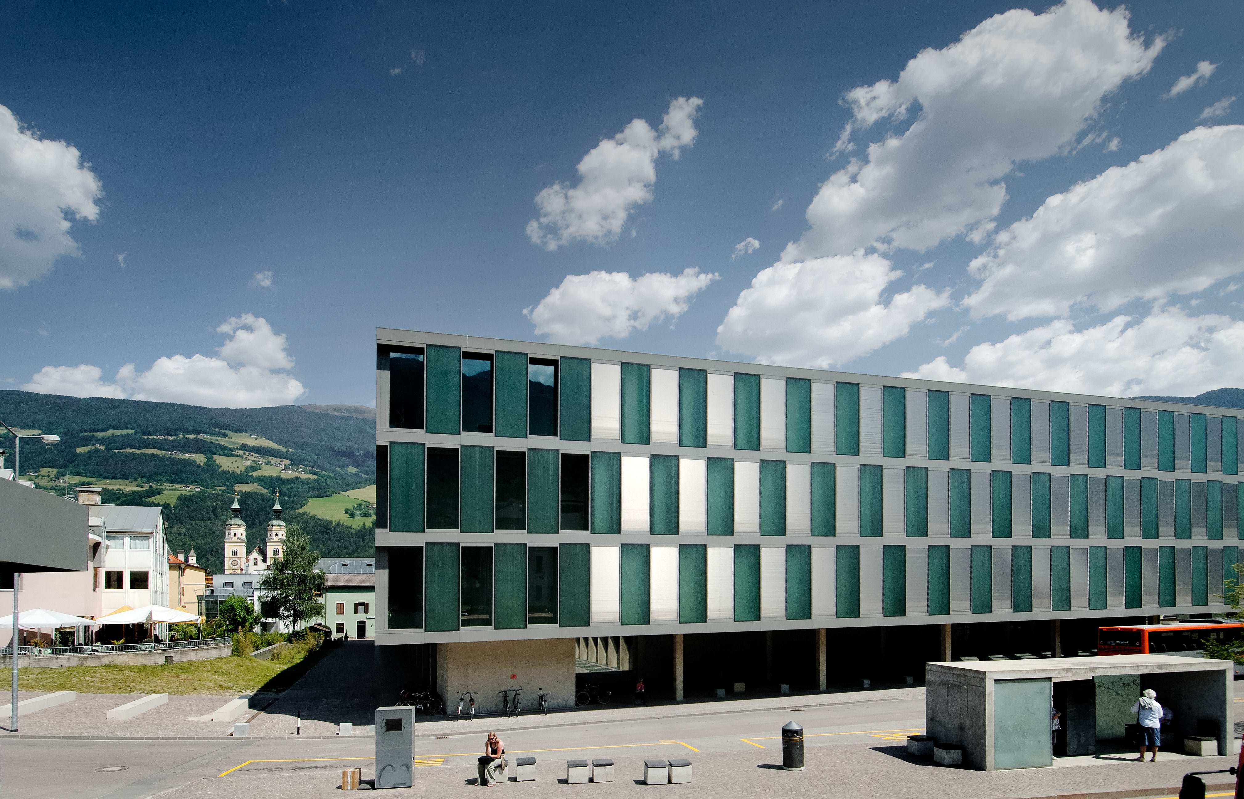 Am Campus der Freien Universität in Brixen (im Bild) beginnen im nächsten Semester an der Fakultät für Bildungswissenschaften Spezialisierungslehrgänge für Lehrpersonen für Inklusion. (Foto: LPA/Freie Universität Bozen)