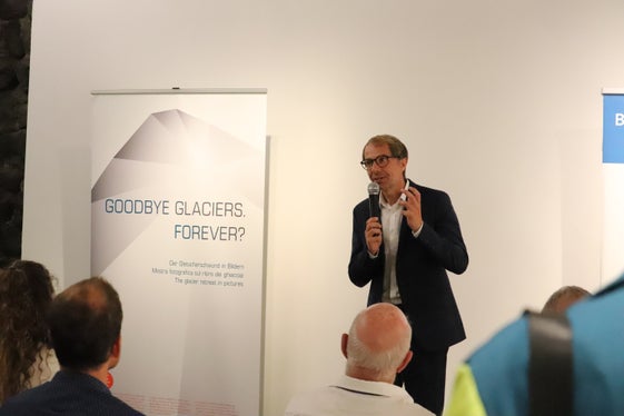 Klaus Unterweger, direttore dell'Agenzia per la Protezione civile, ha sottolineato l'importanza della mostra come strumento di sensibilizzazione e illustrazione dei cambiamenti climatici (Foto: USP/Maja Clara)