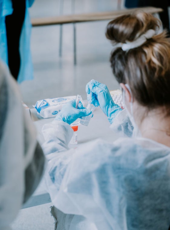 Um herausragende wissenschaftliche Leistungen sichtbar zu machen, vergibt das Land Südtirol auch 2022 die beiden Wissenschaftspreise "Research Award Südtirol" und "Women in Science Award Südtirol". (Foto: Unsplash)