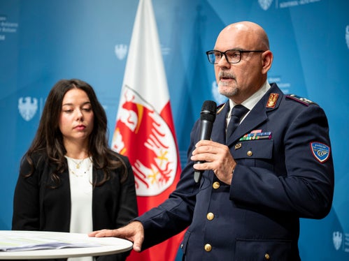 Bruno Mazzurana, della Sezione Operativa per la Sicurezza cibernetica della Polizia di Stato, ha fornito alcuni dati aggiornati relativi all’Alto Adige: “È importante segnalare tutti i casi di insulti e commenti di incitamento all’odio, perché solo così possiamo individuare gli autori”. (Foto: USP/Fabio Brucculeri)
