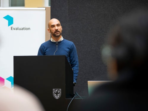 Der stellvertretende Leiter der Evaluationsstelle Klaus Niederstätter stellte heute die PISA-Studie 2022 im Detail vor. (Foto: LPA/Fabio Brucculeri)