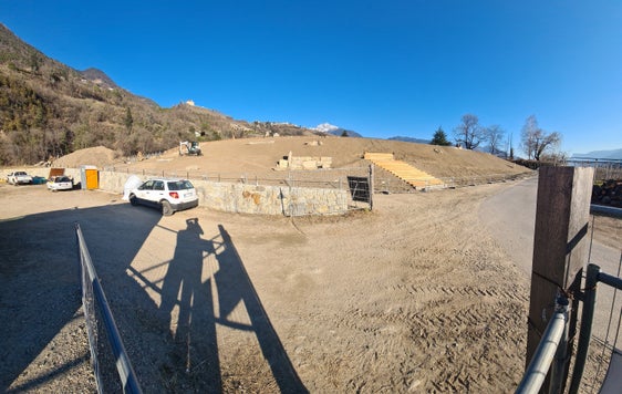 Questa diga di protezione dalle colate detritiche dei torrenti Mutbach e Petererbach verrà trasformata in una zona ricreativa con il supporto degli alunni della classe 4C del Liceo scientifico "Einstein" di Merano (Foto: ASP/Ufficio sistemazione bacini montani Ovest)