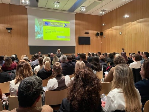 Una scuola professionale impegnata nell'innovazione, dalla forte identità, inclusiva. È questo il ritratto del Cts Luigi Einaudi di Bolzano che emerge dalla quinta edizione del Bilancio sociale illustrato oggi (19 novembre), alla presenza di studenti, docenti, aziende ed istituzioni. (Foto: USP/Intendenza scolastica italiana/Valentina Failo)