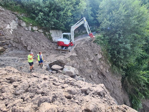 Sopralluogo dopo la colata di detriti nel torrente Höllental (Foto: ASP/Ufficio sistemazione bacini montani Ovest)