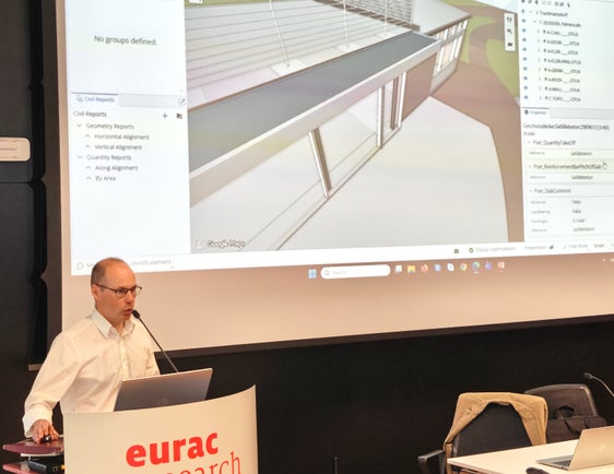 Ulrich Tirler, responsabile del BIM all'interno della Ripartizione Informatica, ha presentato la BIM-Giude come strumento centrale del programma BIM4PAB, che offre alle amministrazioni pubbliche appaltanti una base uniforme per gestire i progetti di costruzione secondo la metodologia BIM. (Foto: USP/Ursula Pirchstaller)