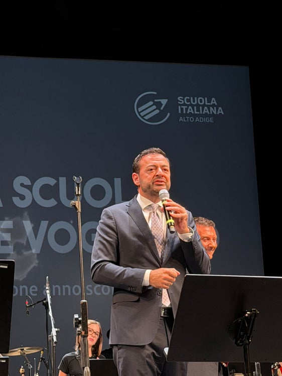 "Momente wie dieser sind wichtig, um zu vermitteln, welche Möglichkeiten unsere Schulwelt bietet", sagte Landesrat Marco Galateo. (Foto: Italienische Bildungsdirektion)
